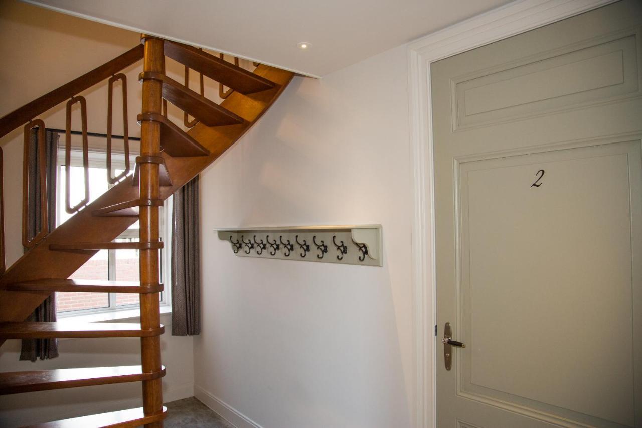 B&B Groepsaccommodatie De Pastorie Lage Mierde Exterior photo