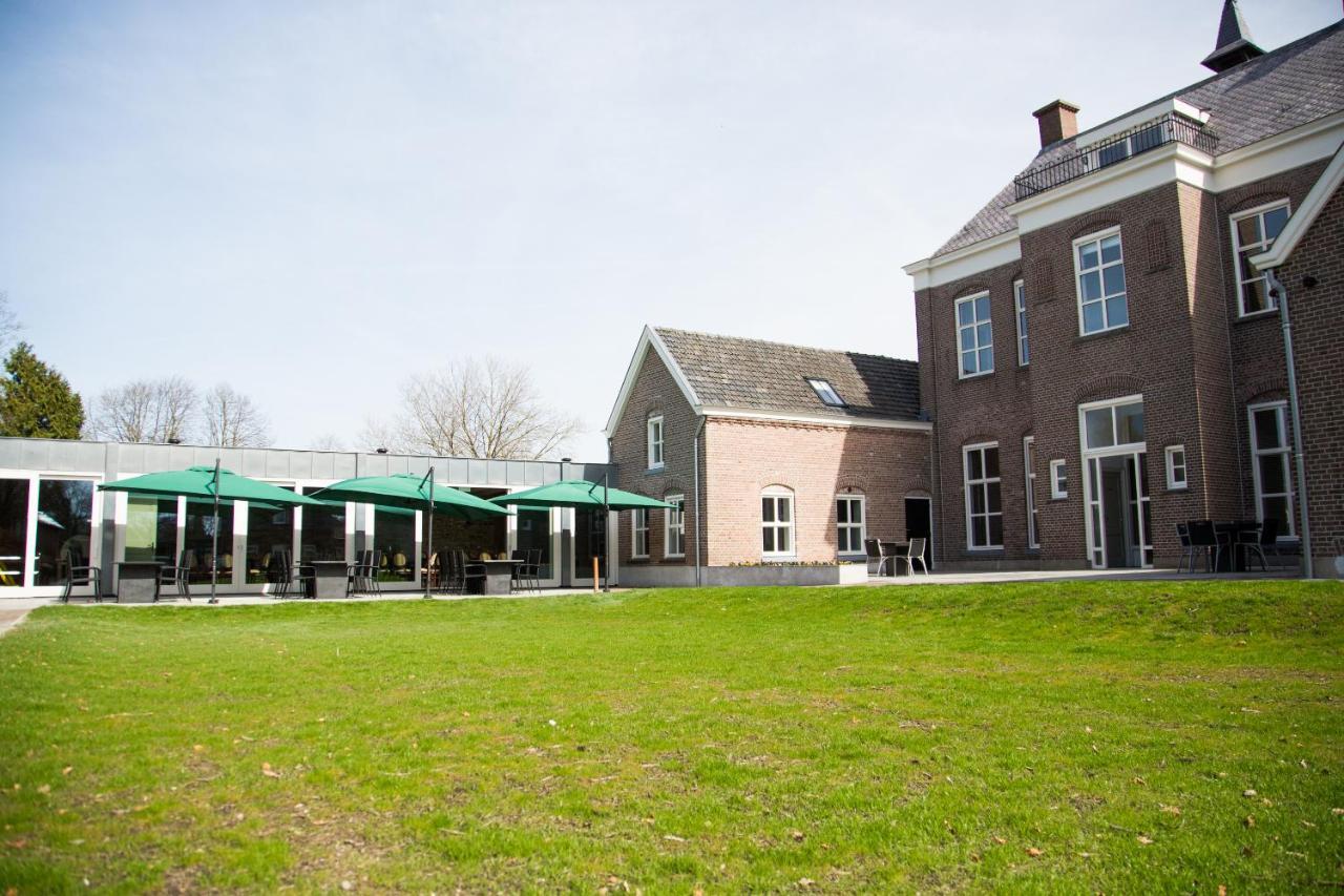 B&B Groepsaccommodatie De Pastorie Lage Mierde Exterior photo