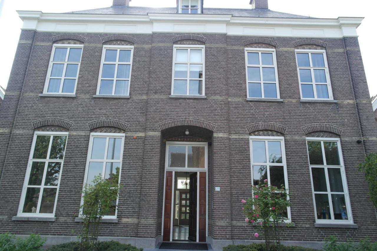 B&B Groepsaccommodatie De Pastorie Lage Mierde Exterior photo