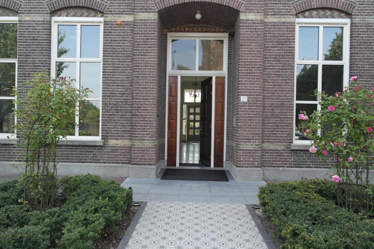 B&B Groepsaccommodatie De Pastorie Lage Mierde Exterior photo