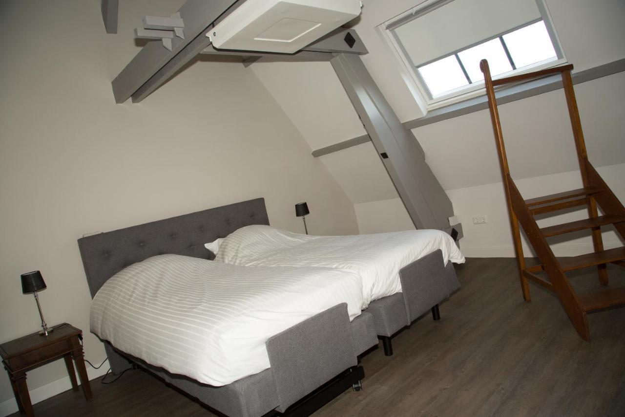 B&B Groepsaccommodatie De Pastorie Lage Mierde Exterior photo