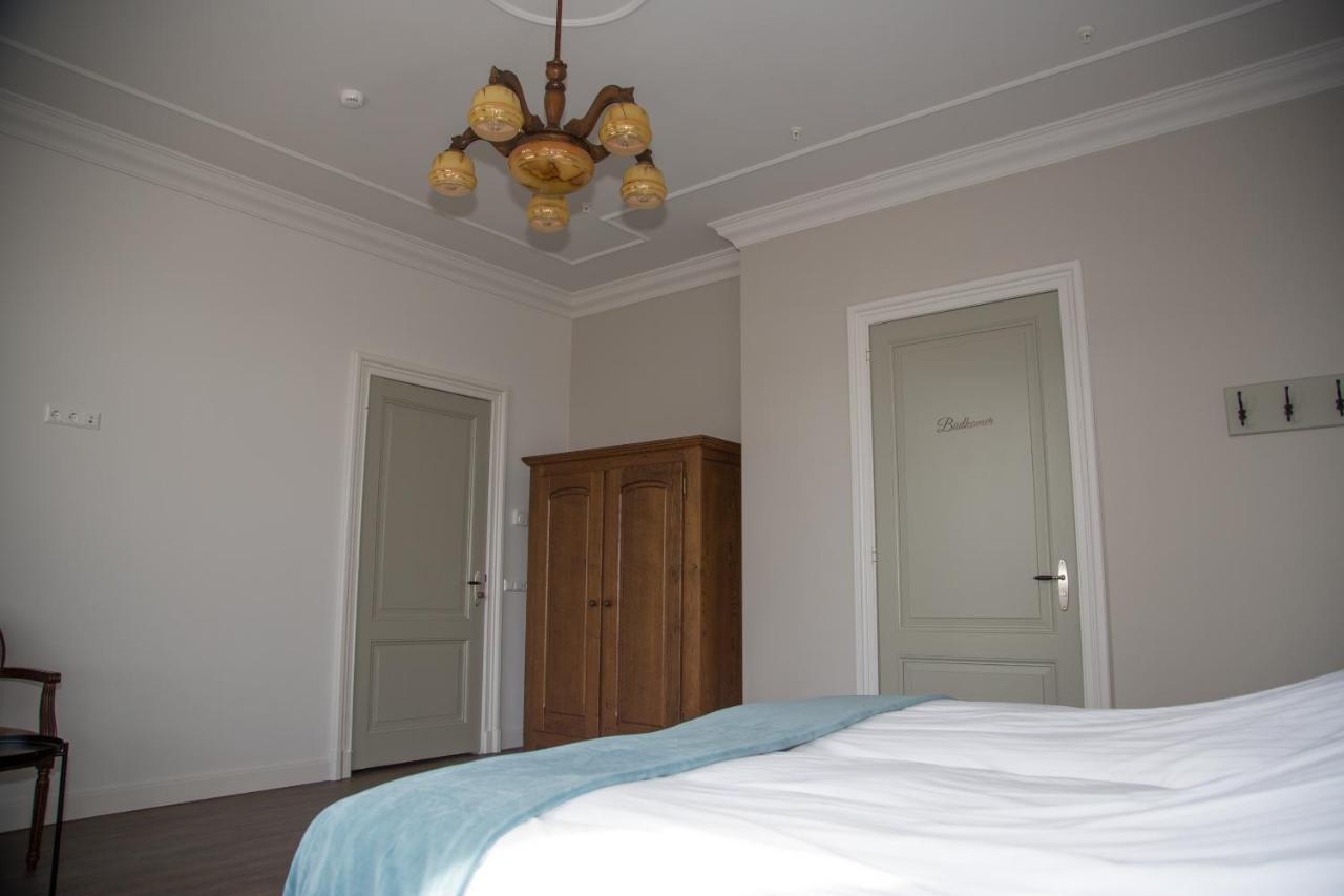 B&B Groepsaccommodatie De Pastorie Lage Mierde Exterior photo